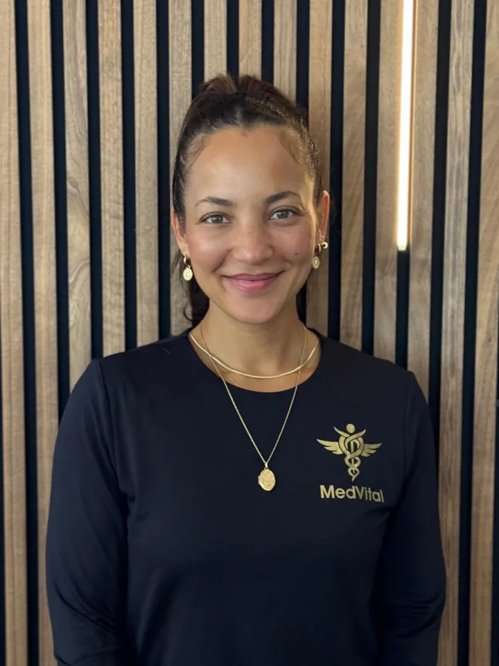 Soumaya Araar – Praxismanagerin bei MedVital Berlin